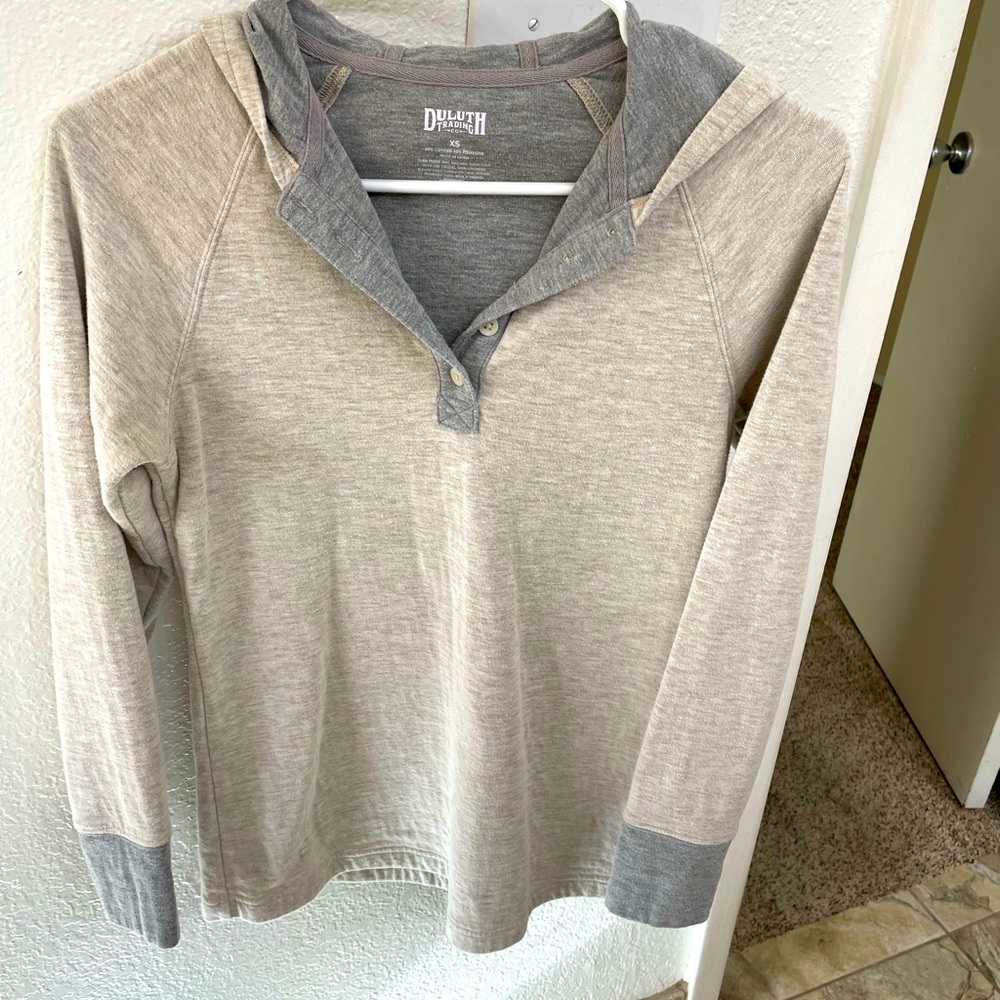 Very cute Duluth Trading hoodie. XS